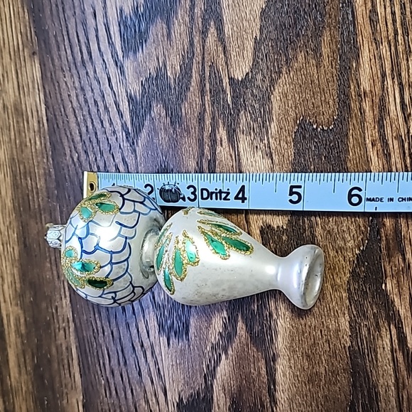 Vintage hand blown glass ornate Christmas ornament - Picture 5 of 8